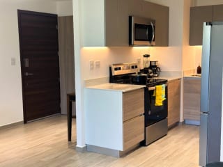 Amueblado y equipado / 3 dormitorios — Apartamento en Alquiler en Zona 10, Guatemala, Ciudad — miniatura 12 de 17