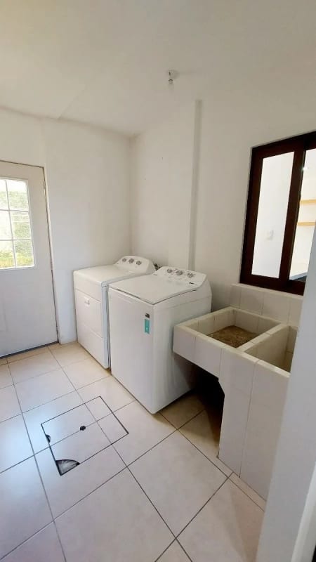 Alquilo casa Vistas de San Isidro de 3 Niveles — Casa en Alquiler en Vistas de San Isidro, Zona 16, Guatemala, Ciudad — foto 13 de 17