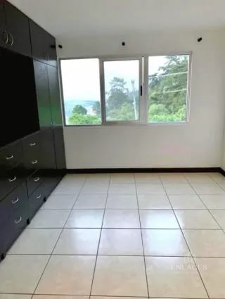 Zona 16 • Apartamento en Venta • Edificio Euzkadi — Apartamento en Venta en Bosques de Euskadi, Zona 16, Guatemala, Ciudad — miniatura 3 de 7