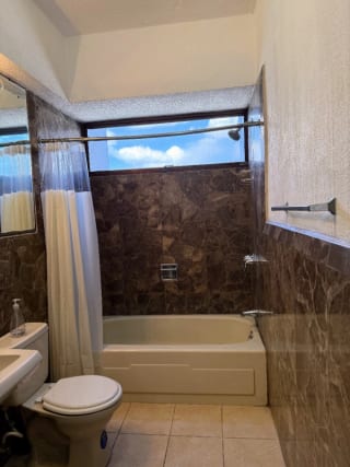 Apto en Renta $1,000/Venta $245,00 — Apartamento en Venta en Zona 10, Guatemala, Ciudad — miniatura 3 de 7