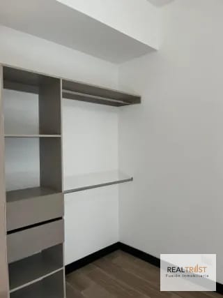 Apartamento en renta ubicado cerca de la universidad marroquín — Apartamento en Alquiler en Zona 10, Guatemala, Ciudad — miniatura 5 de 9