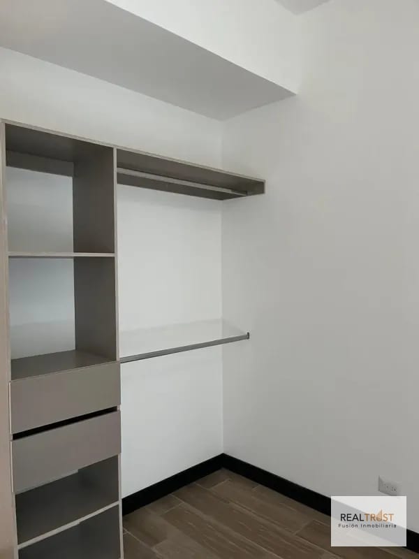 Apartamento en renta ubicado cerca de la universidad marroquín — Apartamento en Alquiler en Zona 10, Guatemala, Ciudad — foto 5 de 9