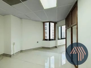 ALQUILER DE OFICINA TABICADA 185MT2 - MURANO CENTER, ZONA 10 — Oficina en Alquiler en Murano Center, Zona 10, Guatemala, Ciudad — miniatura 9 de 11