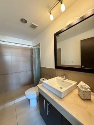 Hermoso Apartamento Amueblado en Venta. Zona 14 — Apartamento en Venta en Zona 14, Guatemala, Ciudad — miniatura 4 de 9