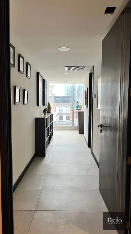 OFICINA EN VENTA, EDIFICIO VASANTA ZONA 10 — Oficina en Venta en Vasanta, Zona 10, Guatemala, Ciudad — foto 3 de 4