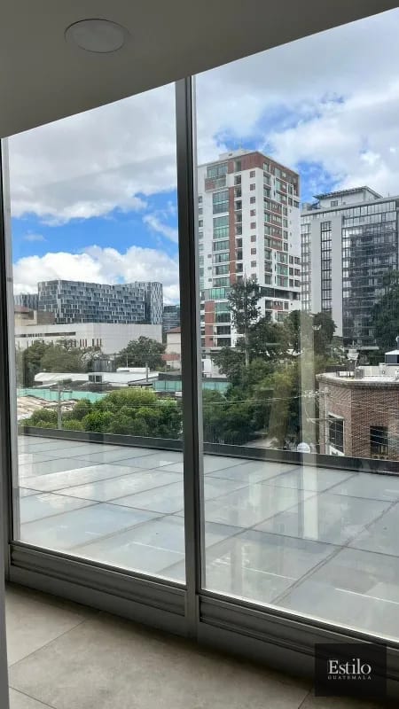 OFICINA EN VENTA, EDIFICIO VASANTA ZONA 10 — Oficina en Venta en Vasanta, Zona 10, Guatemala, Ciudad — foto 2 de 4