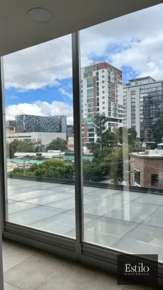 OFICINA EN VENTA, EDIFICIO VASANTA ZONA 10 — Oficina en Venta en Vasanta, Zona 10, Guatemala, Ciudad — miniatura 2 de 4