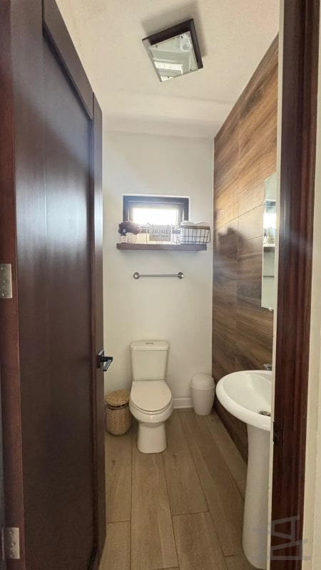 HERMOSA CASA EN VENTA San Cristóbal - Colonia Las Orquideas Sector A1 - A9. — Casa en Venta en Zona 8 Mixco, Guatemala, Ciudad — foto 8 de 17