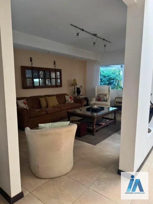 CASA EN VENTA📍La Fontana 2, Carretera al Salvador Km. 25.5 Esta impresionante residencia combina espacios diseñados para cada integrante de la familia — Casa en Venta en Carretera a El Salvador, Guatemala, Ciudad — foto 10 de 12