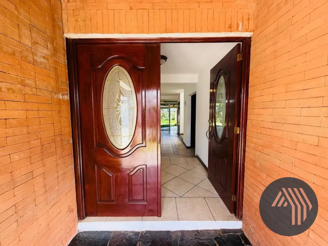 VENTA DE HERMOSA CASA - SAN ANTONIO, KM 16.5 CES — Casa en Venta en San Antonio, Carretera a El Salvador, Guatemala, Ciudad — foto 2 de 17