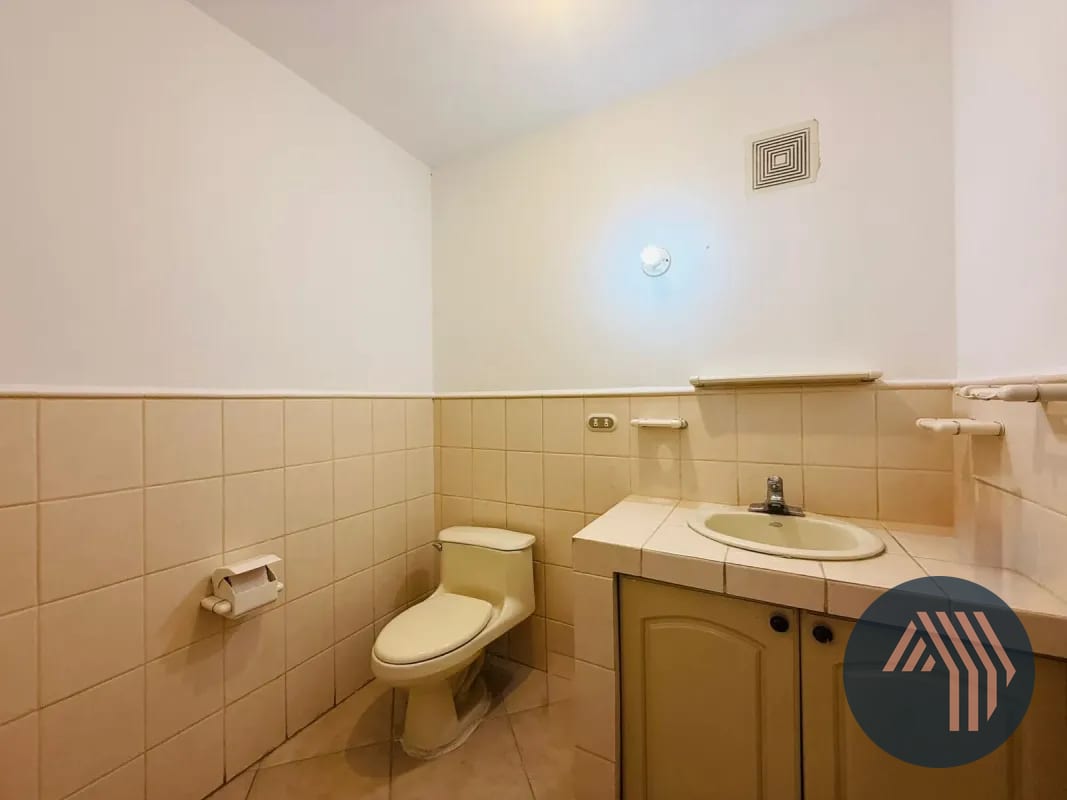VENTA DE HERMOSA CASA - SAN ANTONIO, KM 16.5 CES — Casa en Venta en San Antonio, Carretera a El Salvador, Guatemala, Ciudad — foto 5 de 17