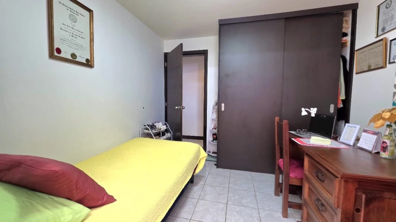 Apartamento en venta en zona 16 con terraza grande. — Apartamento en Venta en Hacienda Real, Zona 16, Guatemala, Ciudad — foto 8 de 16