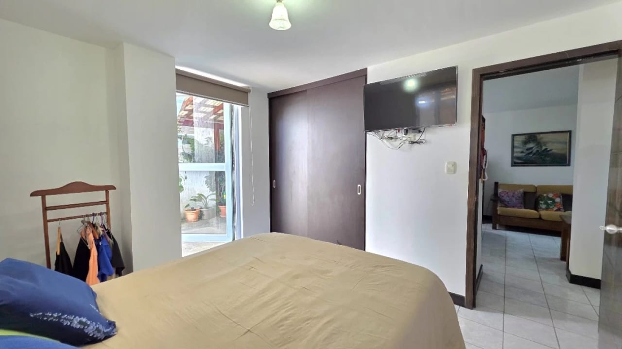 Apartamento en venta en zona 16 con terraza grande. — Apartamento en Venta en Hacienda Real, Zona 16, Guatemala, Ciudad — foto 5 de 16