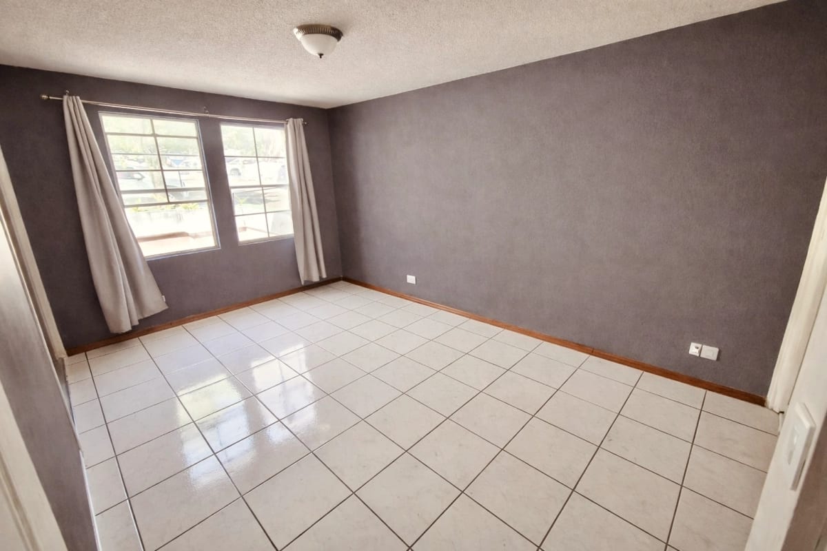 Linda Casa Remodelada en Zona 13 — Casa en Alquiler en Zona 13, Guatemala, Ciudad — foto 2 de 5