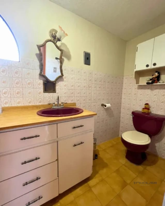 CASA EN VENTA EN ZONA 4 DE MIXCO, PARA USO COMERCIAL — Casa en Venta en Zona 4 Mixco, Guatemala, Ciudad — foto 3 de 10