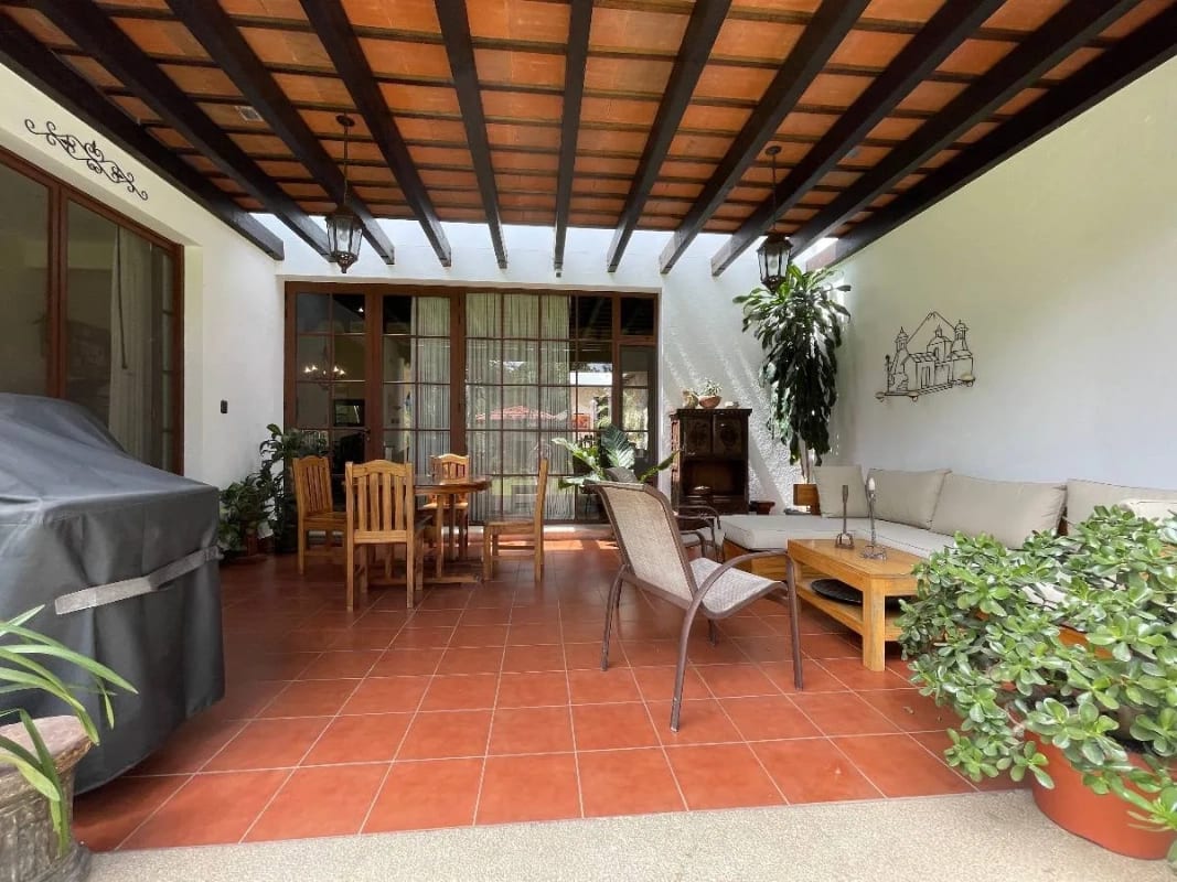 VENDO CASA DE UN NIVEL EN HACIENDA NUEVA CONTRY CLUB — Casa en Venta en Hacienda Nueva, San José Pinula, Guatemala, Ciudad — foto 11 de 17