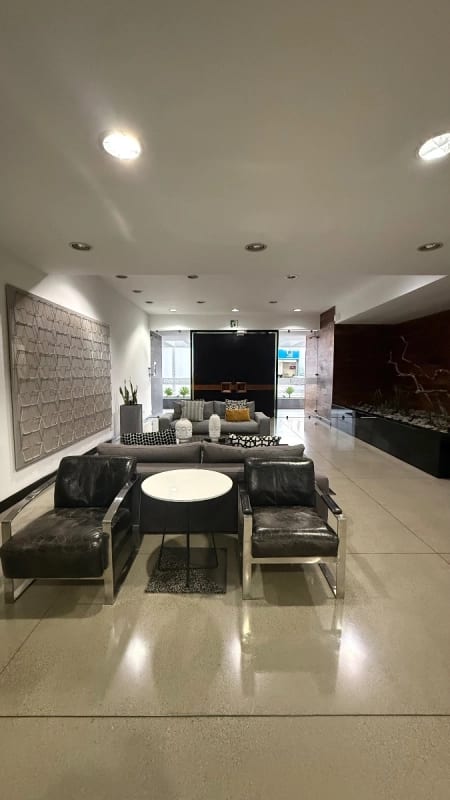 Apartamento en Venta en Zona 10 — Apartamento en Venta en 19-10, Zona 10, Guatemala, Ciudad — foto 3 de 8