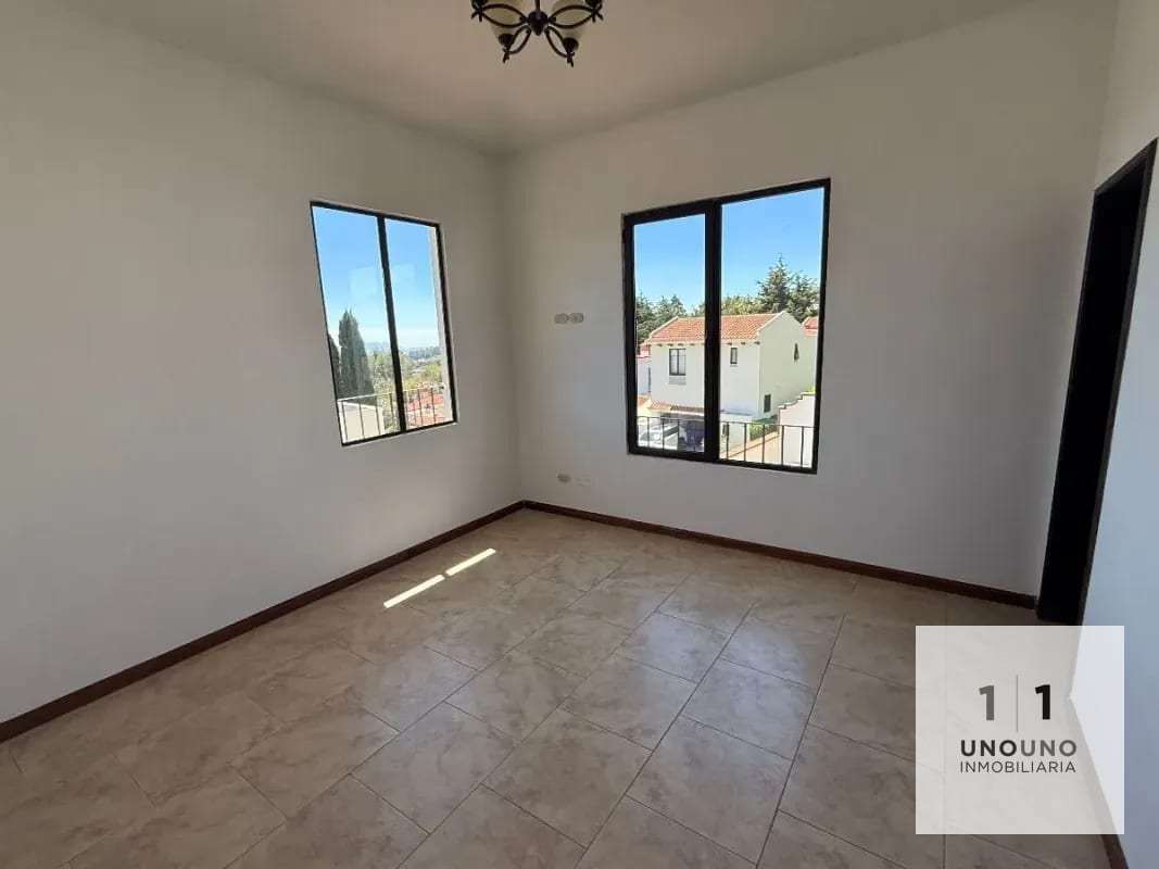 Casa en venta en Lazos de Fraijanes — Casa en Venta en Lazos de Fraijanes, Carretera a El Salvador, Guatemala, Ciudad — foto 5 de 10
