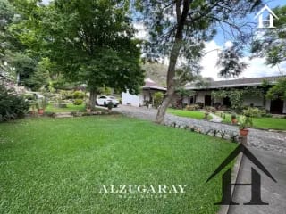 casa con jardines casco central antigua — Casa en Venta en Antigua, Sacatepéquez — miniatura 10 de 11