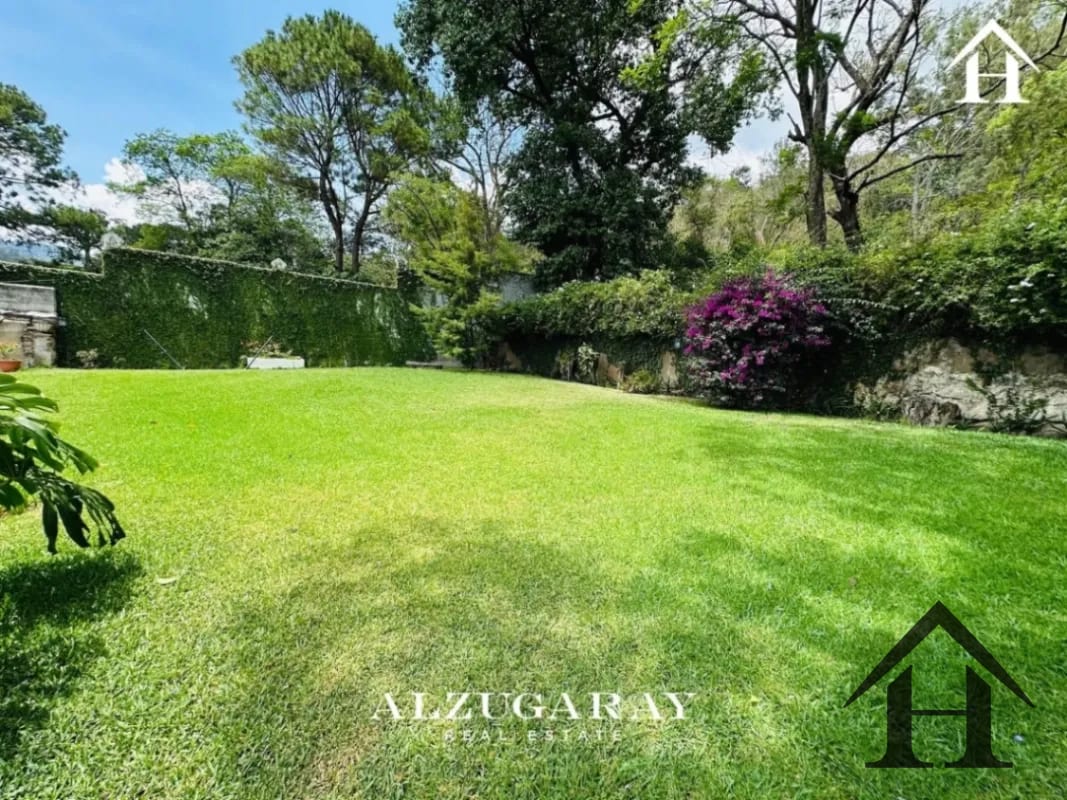 casa con jardines casco central antigua — Casa en Venta en Antigua, Sacatepéquez — foto 2 de 11