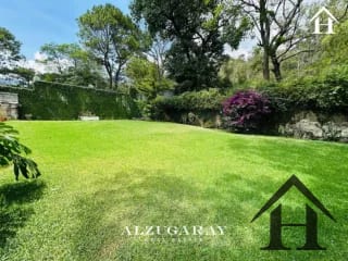 casa con jardines casco central antigua — Casa en Venta en Antigua, Sacatepéquez — miniatura 2 de 11
