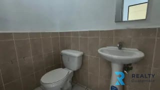 RENTO / VENDO Oficina Zona 10, Plaza Buro — Oficina en Alquiler en Plaza Buró, Zona 10, Guatemala, Ciudad — miniatura 2 de 5