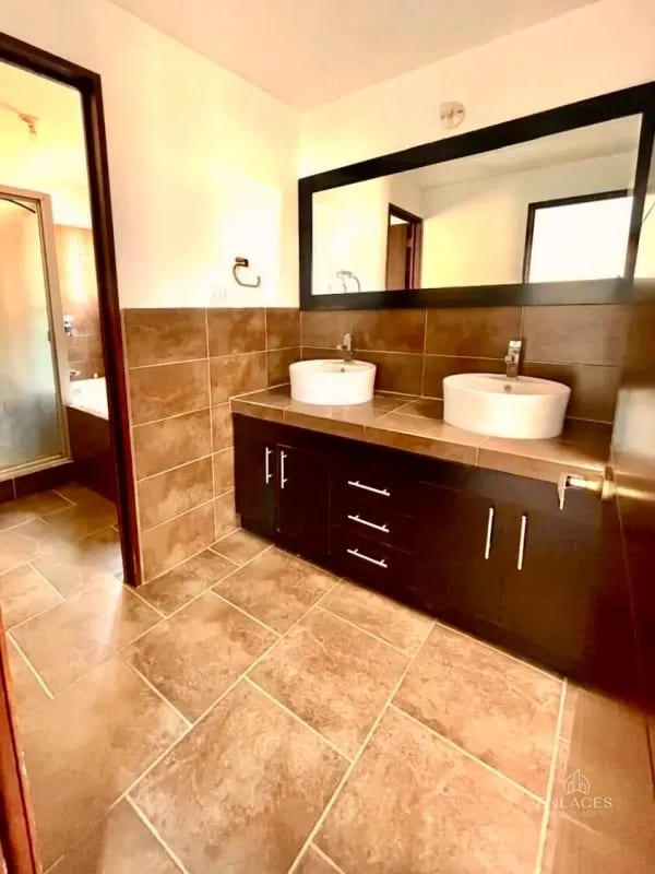 Km 21.5 Carretera a El Salvador • Casa en Renta/Venta • Cumbres de La Arboleda — Casa en Alquiler en Cumbres de La Arboleda, Carretera a El Salvador, Guatemala, Ciudad — foto 4 de 15