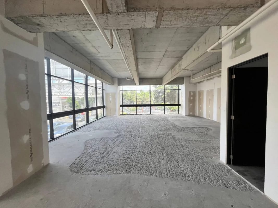 ESPACIO PARA CLINICA u OFICINA EN RENTA RENOVATI ZONA 10 — Clínica en Alquiler en Zona 10, Guatemala, Ciudad — foto 1 de 9