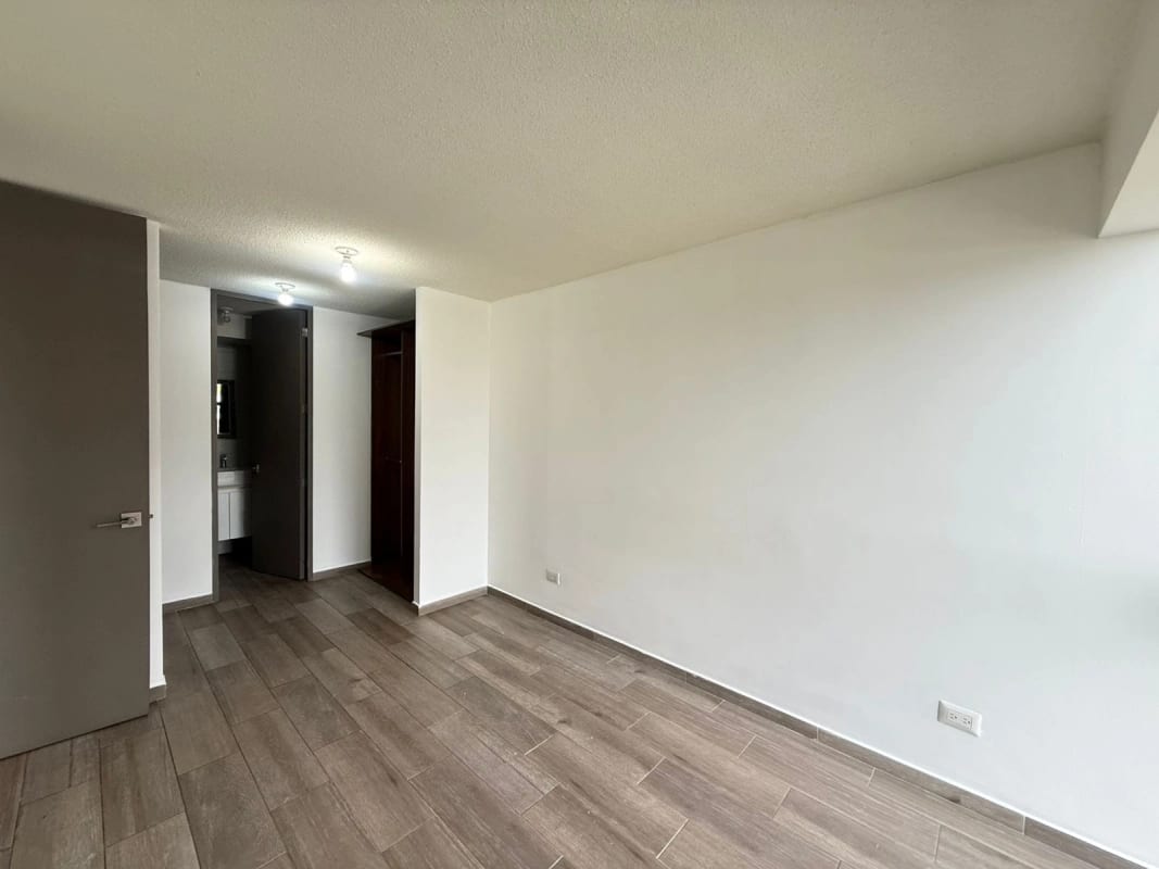 Hermoso Apartamento con Balcón en Venta — Apartamento en Venta en Zona 11, Guatemala, Ciudad — foto 5 de 8