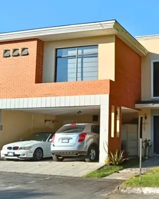 CASA EN VENTA VILLAS CAMPESTRE CAES KM 22 DE ESQUINA CON AMPLIO JARDIN — Casa en Venta en Carretera a El Salvador, Guatemala, Ciudad — miniatura 1 de 10