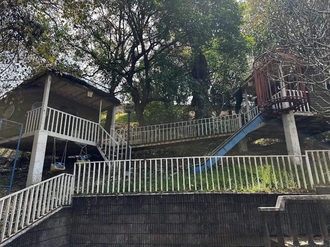 HERMOSA CASA EN COLONIA PRIMAVERA, ZONA 11 — Casa en Venta en La Primavera, Zona 11, Guatemala, Ciudad — foto 9 de 15