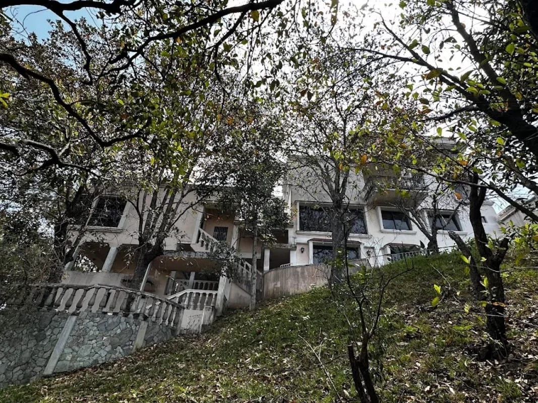 HERMOSA CASA EN COLONIA PRIMAVERA, ZONA 11 — Casa en Venta en La Primavera, Zona 11, Guatemala, Ciudad — foto 7 de 15