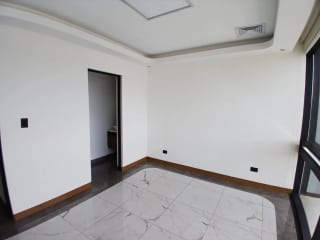 Clínica u Oficina en Renta — Clínica en Alquiler en Zona 10, Guatemala, Ciudad — miniatura 10 de 10