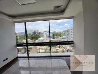 CLÍNICA U OFICINA EN RENTA — Clínica en Alquiler en Zona 10, Guatemala, Ciudad — miniatura 5 de 10