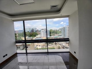 Clínica u Oficina en Renta — Clínica en Alquiler en Zona 10, Guatemala, Ciudad — miniatura 5 de 10