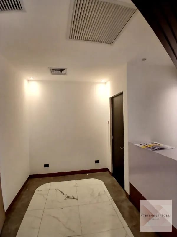 Clínica u Oficina en Renta — Clínica en Alquiler en Zona 10, Guatemala, Ciudad — foto 3 de 10