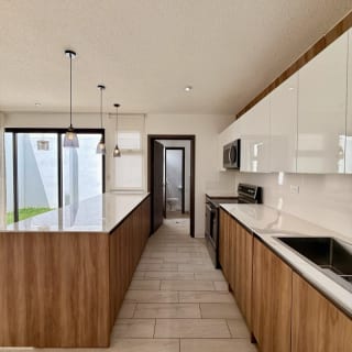 Casa en venta | 4 ha | 3 parqueos | Pérgola | El Nogal de San Isidro, zona 16 — Casa en Venta en Zona 16, Guatemala, Ciudad — miniatura 10 de 13
