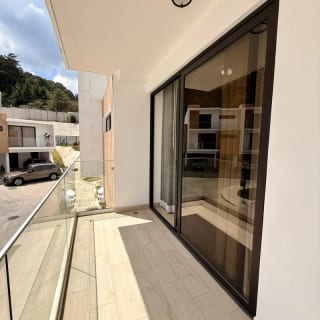 Casa en venta | 4 ha | 3 parqueos | Pérgola | El Nogal de San Isidro, zona 16 — Casa en Venta en Zona 16, Guatemala, Ciudad — miniatura 6 de 13