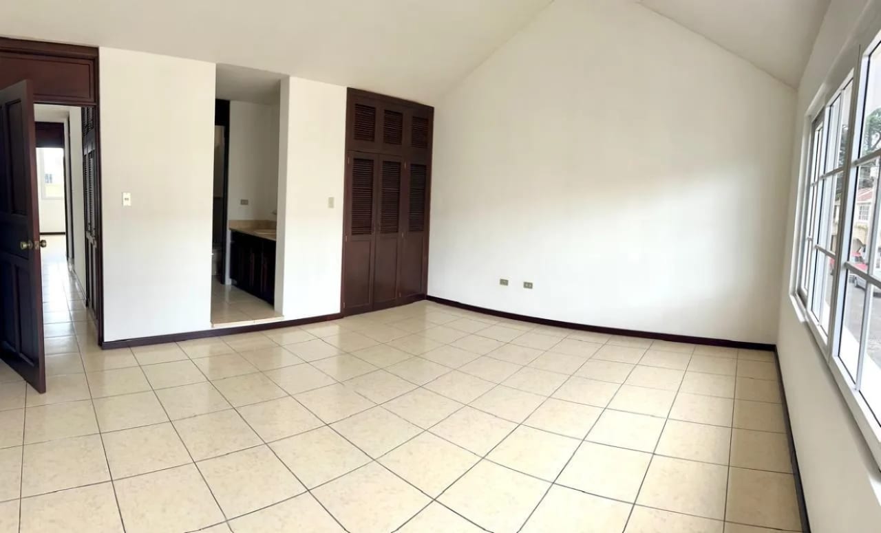 Casa en Venta Carretera al Salvador km.16.5 — Casa en Venta en km 16-20, Carretera a El Salvador, Guatemala, Ciudad — foto 3 de 10