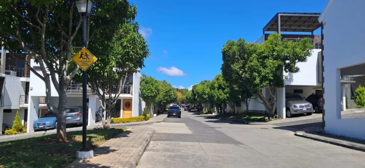 Casa en Venta en Arrazola Country Club Carretera al Salvador — Casa en Venta en km 16-20, Carretera a El Salvador, Guatemala, Ciudad — foto 6 de 7