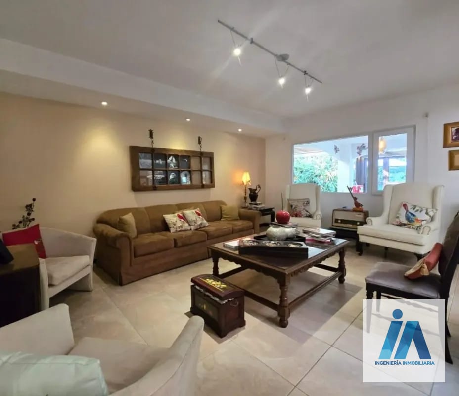 CASA EN VENTA📍La Fontana 2, Km. 25.5 CAES Esta propiedad es el refugio ideal para quienes buscan un estilo de vida único — Casa en Venta en Carretera a El Salvador, Guatemala, Ciudad — foto 1 de 16