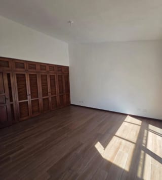 Casa Amplia con ubicación Estrategica en Carretera al Salvador km.13.5 — Casa en Venta en km 11-15, Carretera a El Salvador, Guatemala, Ciudad — miniatura 9 de 15