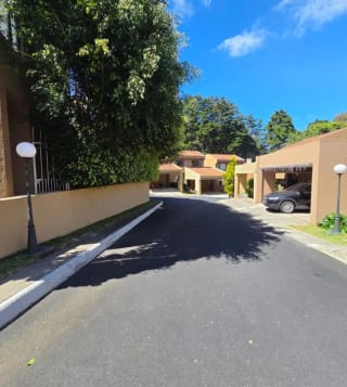 Casa Amplia con ubicación Estrategica en Carretera al Salvador km.13.5 — Casa en Venta en km 11-15, Carretera a El Salvador, Guatemala, Ciudad — miniatura 4 de 15
