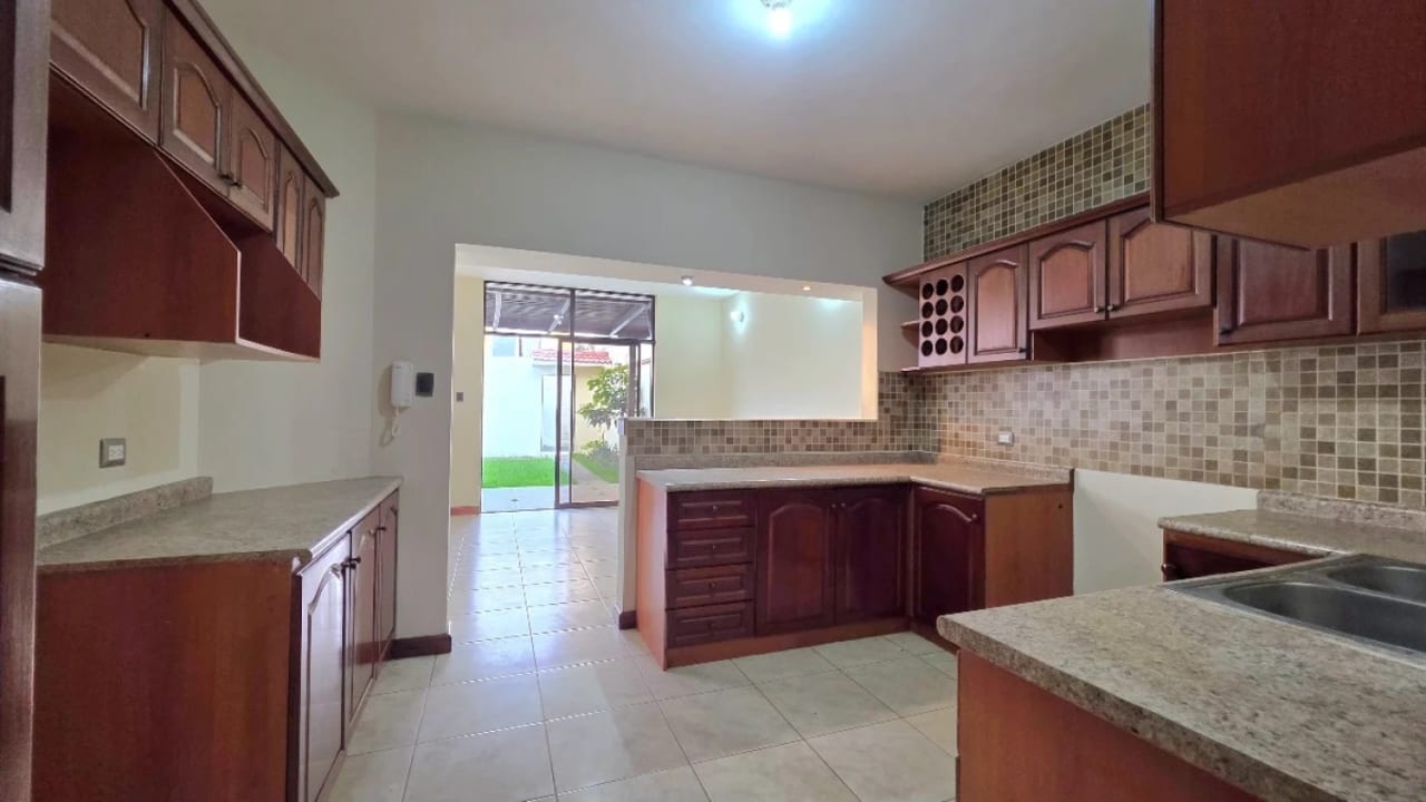 Casa en venta en km 16.5 carretera a El Salvador Los Diamantes — Casa en Venta en Los Diamantes, Carretera a El Salvador, Guatemala, Ciudad — foto 10 de 17