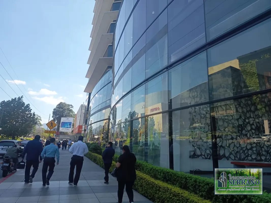 Rento Oficina en Zona 10, Ciudad de Guatemala. Design Center – Frente a Oakland Mall. — Oficina en Alquiler en Zona 10, Guatemala, Ciudad — foto 1 de 17