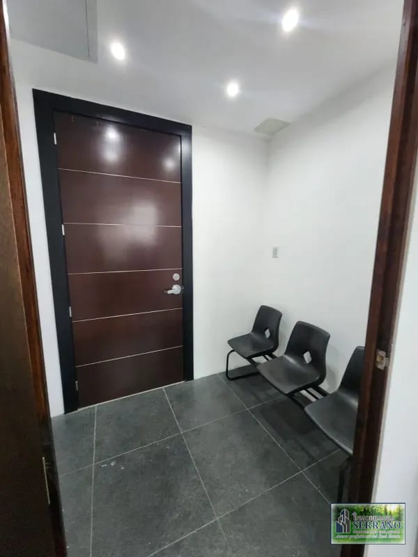 Rento Oficina en Zona 10, Ciudad de Guatemala. Design Center – Frente a Oakland Mall. — Oficina en Alquiler en Zona 10, Guatemala, Ciudad — foto 5 de 17