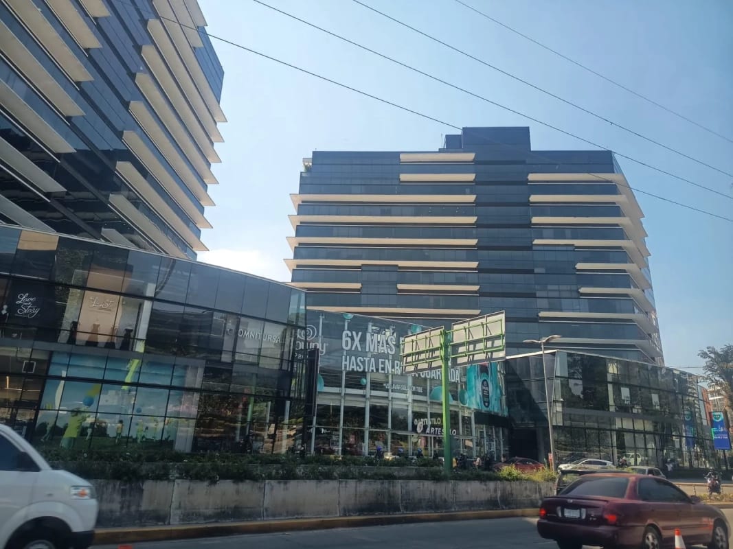 Vendo Oficina en Zona 10, Ciudad. Design Center Frente a Oakland. — Oficina en Venta en Design Center, Zona 10, Guatemala, Ciudad — foto 16 de 17