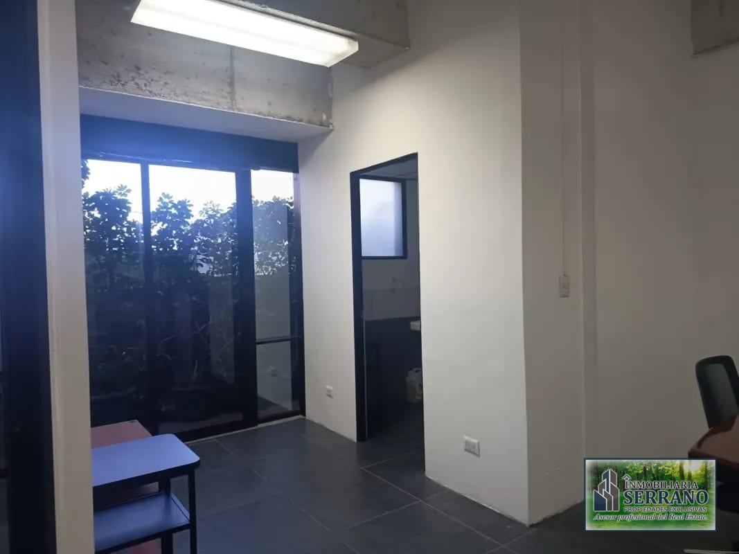 Vendo Oficina en Zona 10, Ciudad. Design Center Frente a Oakland. — Oficina en Venta en Design Center, Zona 10, Guatemala, Ciudad — foto 15 de 17