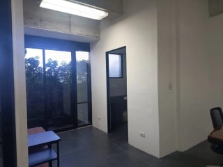 Vendo Oficina en Zona 10, Ciudad. Design Center Frente a Oakland. — Oficina en Venta en Design Center, Zona 10, Guatemala, Ciudad — miniatura 15 de 17