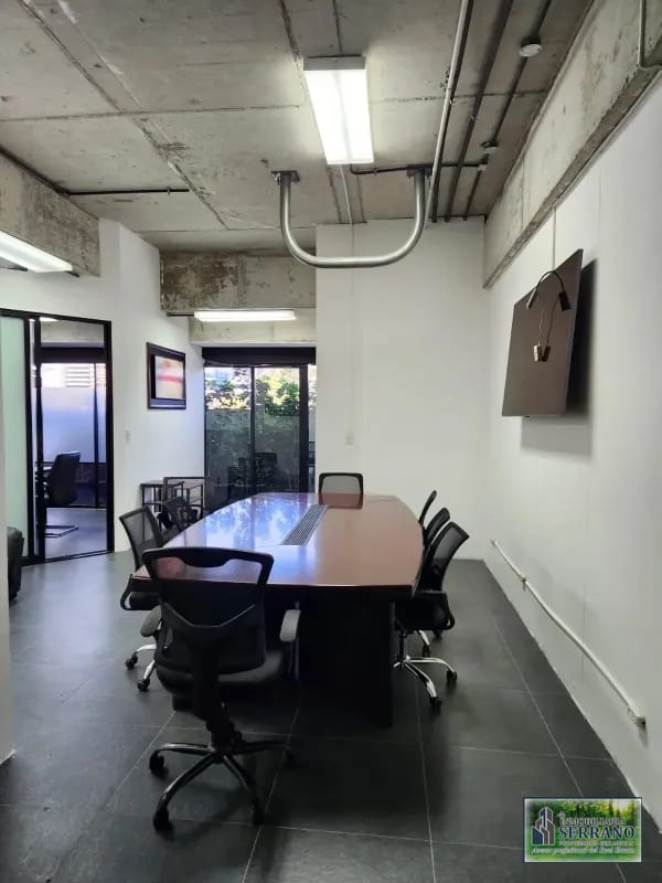 Vendo Oficina en Zona 10, Ciudad. Design Center Frente a Oakland. — Oficina en Venta en Design Center, Zona 10, Guatemala, Ciudad — foto 13 de 17
